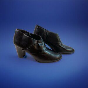 Dockers Zippered Faux Leather Block Heel Ankle Boots 11M